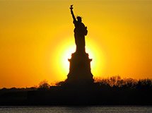 Freiheitsstatue bei Nacht, New York